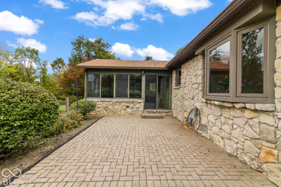 2448 S Sunrise Drive, New Palestine - 25