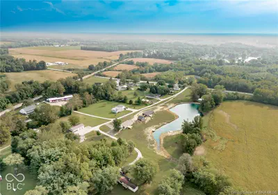 5950 US HWY 31, Seymour - 38