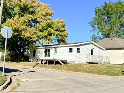 1002 Tuttle Avenue, Crawfordsville - 2