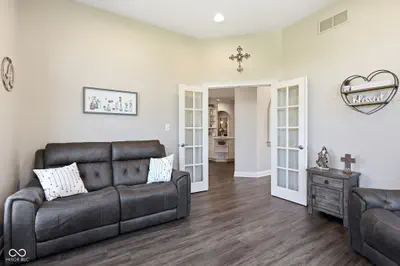 14682 Thor Run Drive, Fishers - 16