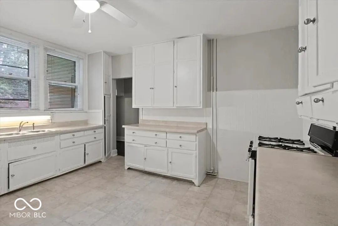 624 Woodruff Place Middle Drive, Indianapolis