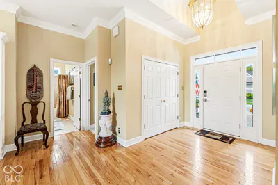 734 Hanover Close, Zionsville - 19