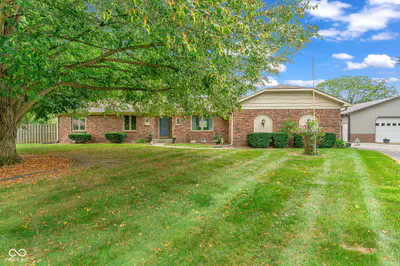 1221 Normandie Court, Avon