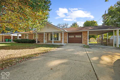 20 N Middleton Drive, Franklin - 2