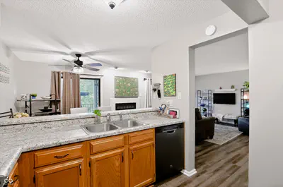 8158 Shorewalk Drive, Indianapolis - 22
