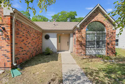 1102 Winding Hart Drive, Indianapolis - 2