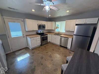 17 Parkview Drive, New Whiteland - 13