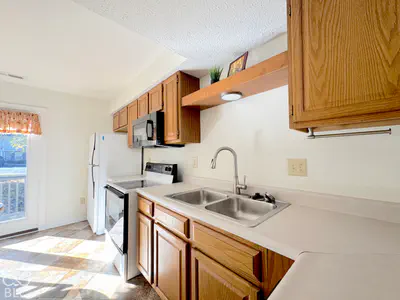 644 Sherwood Hills Drive, Bloomington - 21