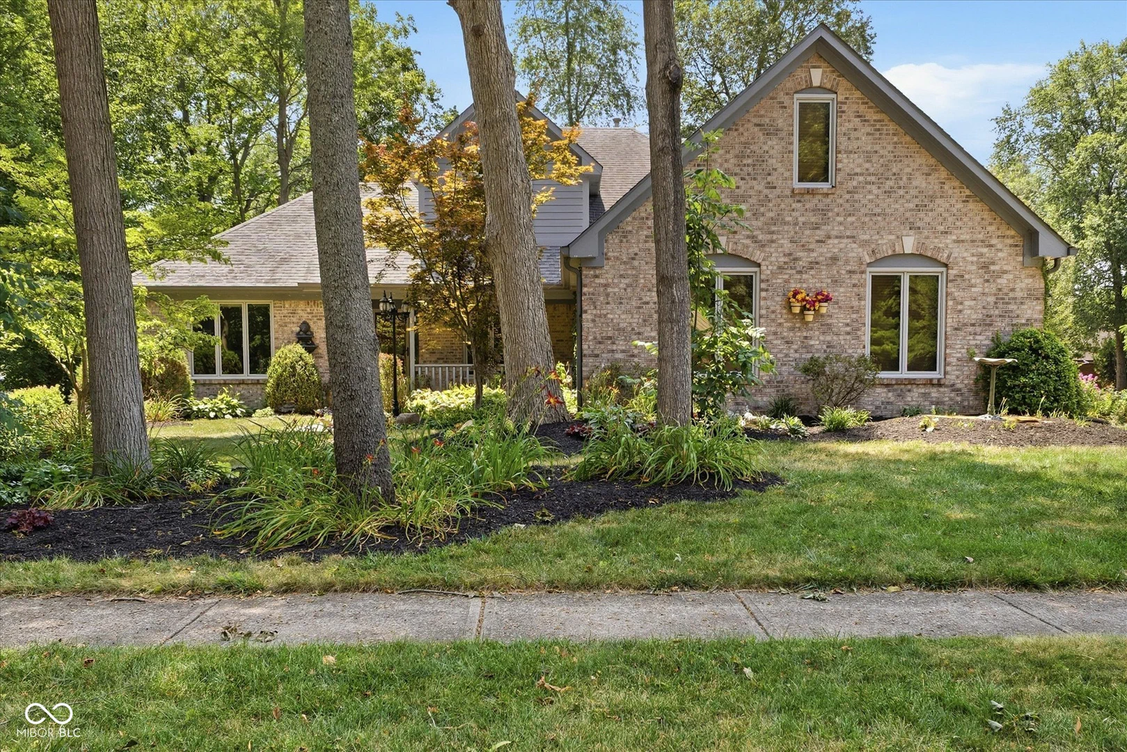 6687 Juliet Drive, Avon