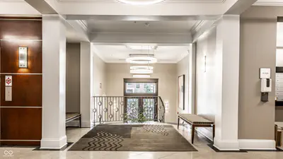 355 Ohio Street, Indianapolis - 38