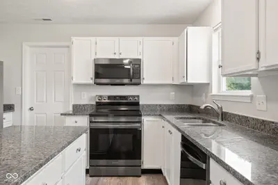 11836 Valley Creek North Drive, Indianapolis - 17