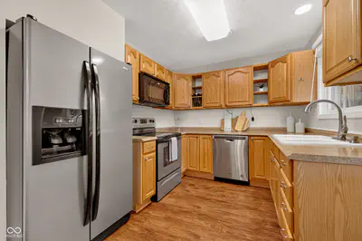 1160 Birnam Woods Trail, Carmel - 12