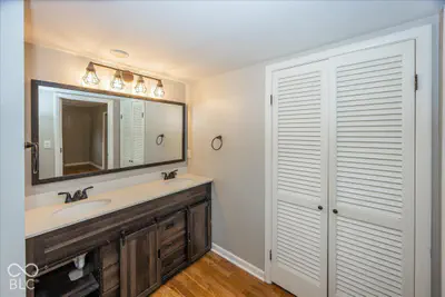 5625 950, Zionsville - 16
