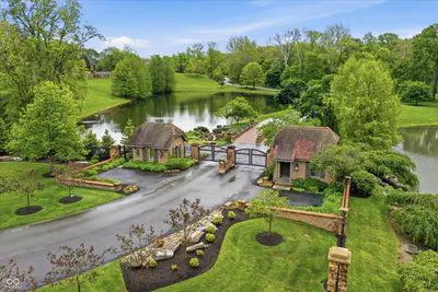 1 Woodard Bluff, Zionsville