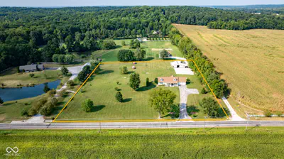 1195 County Road 1000, Cloverdale