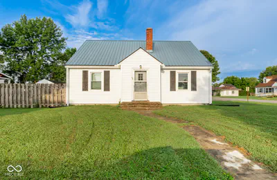 90 Park Drive, Scottsburg - 2