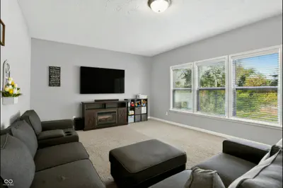 110 Raymond Avenue, Trafalgar - 11