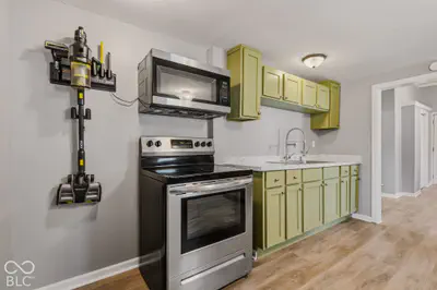 723 Oak Street, Seymour - 12