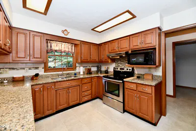 7061 Carrie Drive, New Palestine - 7