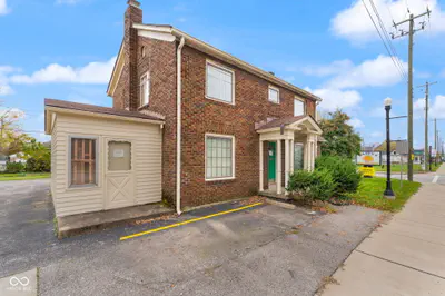 1302 10th Street, Jeffersonville - 73
