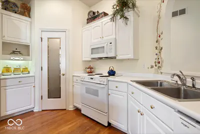 564 Melark Drive, Carmel - 9