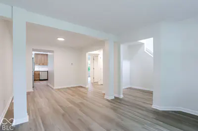 12409 Crystal Pointe Circle, Indianapolis - 10