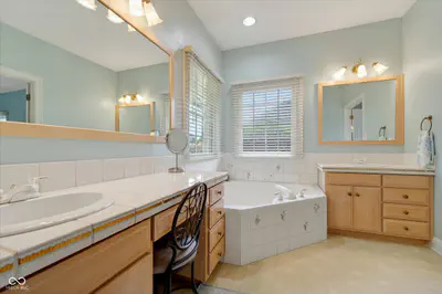 6132 Fox Court, Pendleton - 14