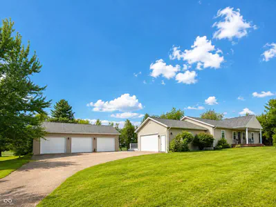 201 Janeway Drive, Veedersburg - 2