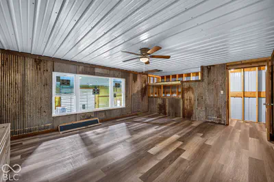 7853 County Road 1200, Seymour - 70