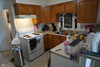 703 Park Square Drive, Bloomington - 8