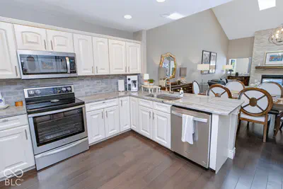 12139 Black Hills Drive, Fishers - 14