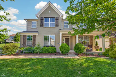 697 Lake Vista Drive, Columbus