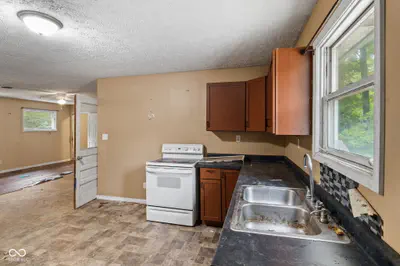 10580 State Road 243, Cloverdale - 26
