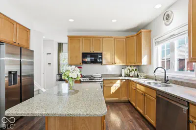 5889 Pebblestream Drive, Carmel - 12