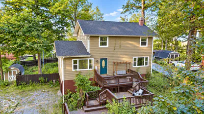560 Timberbrook Estate, Shelbyville