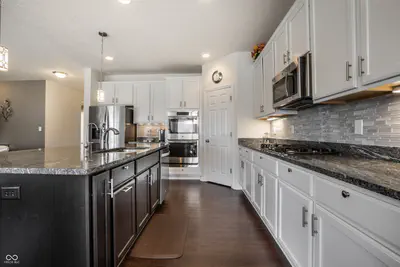10155 Blue Ribbon Boulevard, Fishers - 11