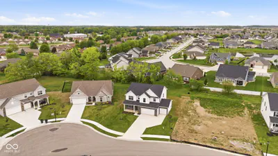 4724 White Willow Way, New Palestine - 52
