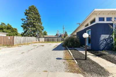 25 W 9th Street, Lapel - 18