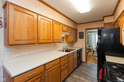 831 North Drive, Seymour - 9