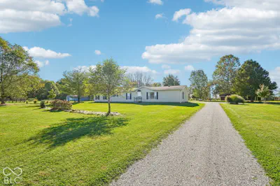 681 W County Road 1000 S, Clayton - 3