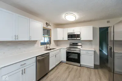 10045 Balfer Drive, Fortville - 6