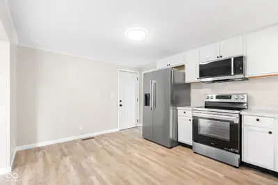 420 Redwood Drive, Seymour - 13