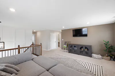 5693 Terracotta Trace, McCordsville - 27