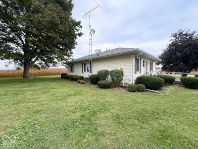14718 N State Road 9, Hope - 14