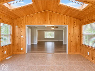 7053 Grosvenor Place, Indianapolis - 11