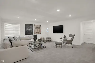 2437 Red Squirrel Way, Zionsville - 53