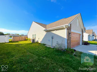 627 Derek Lane, Trafalgar - 11