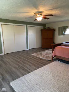 1121 W Washington Avenue, Shelbyville - 18