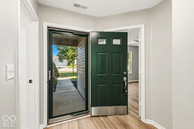 5517 Wood Hollow Drive, Indianapolis - 5