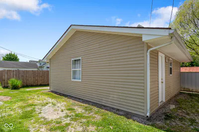 624 N Pine Street, Seymour - 39